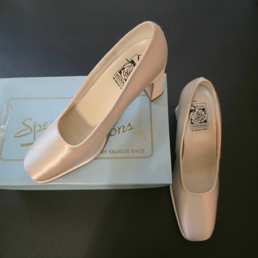 Special Occasions by Saugus Shoe White Satin Square Toe Block Heel Pumps 7.5B
